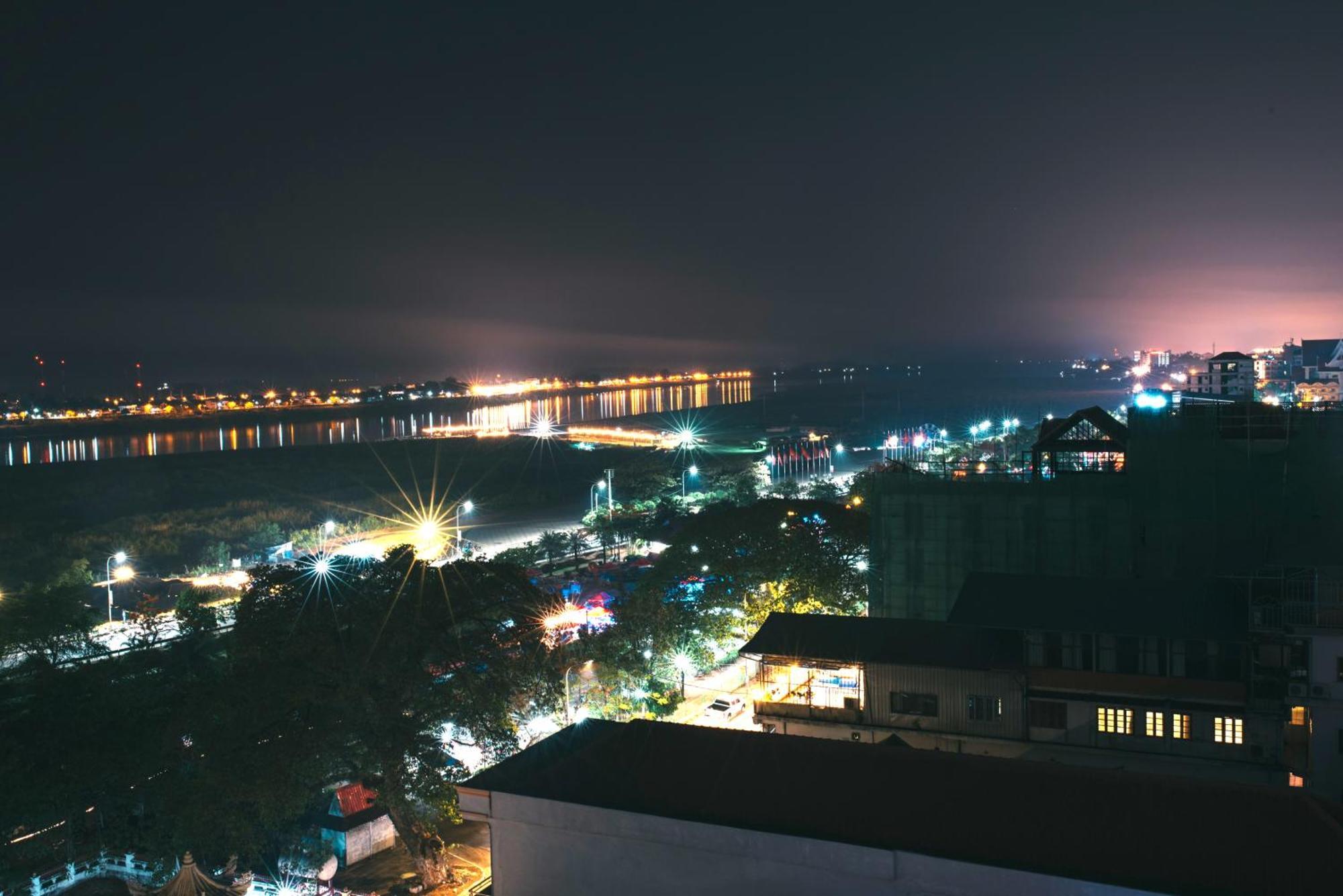 V Hotel เวียงจันทน์ ภายนอก รูปภาพ
